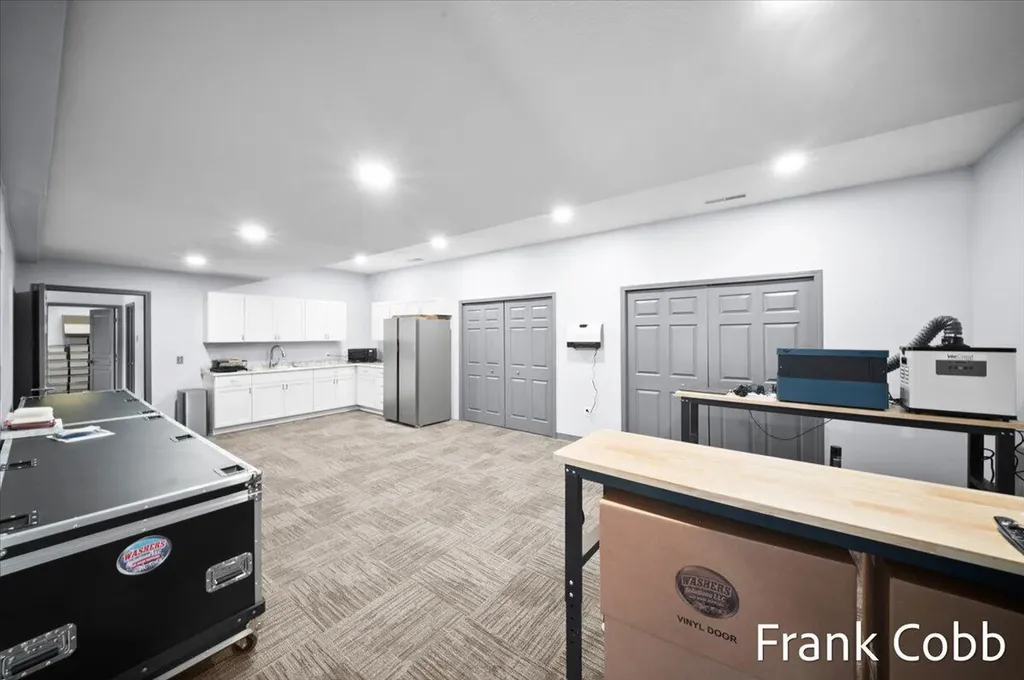 4075 Airline Highway Norton Shores City MI 49444