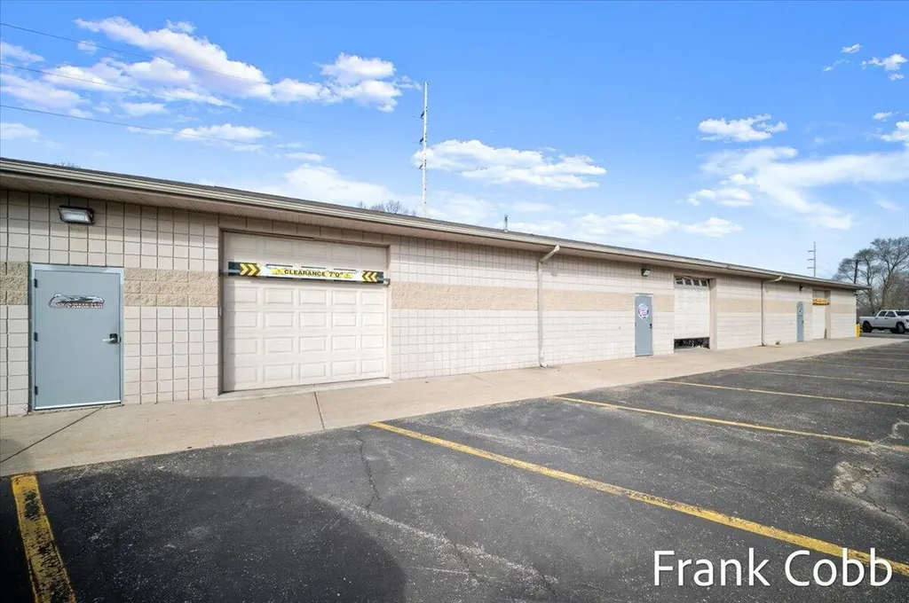 4075 Airline Highway Norton Shores City MI 49444