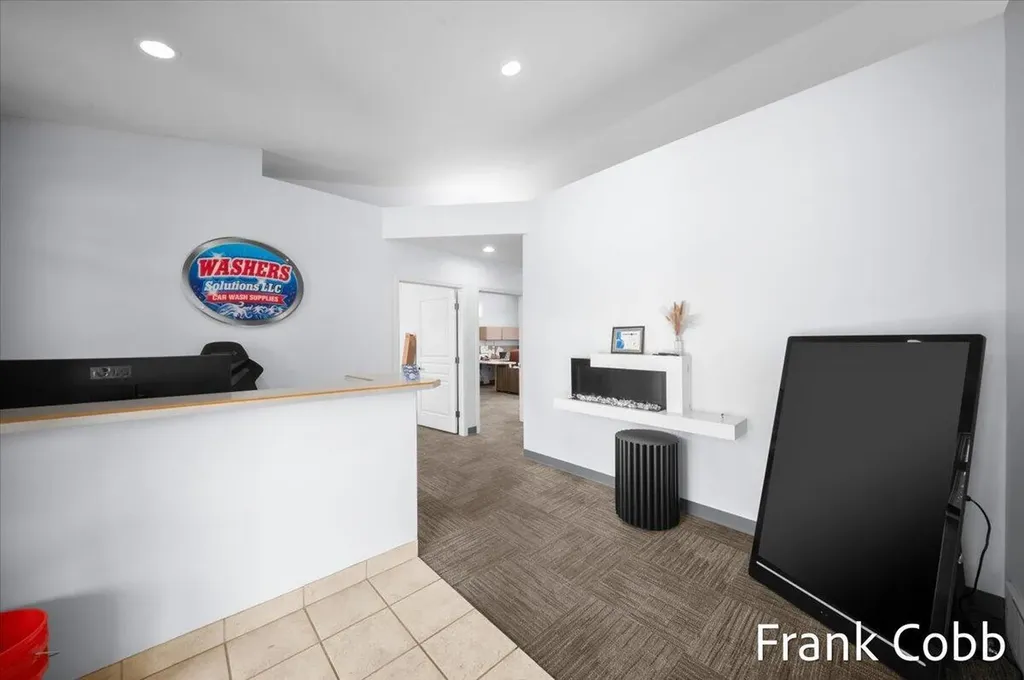 4075 Airline Highway Norton Shores City MI 49444