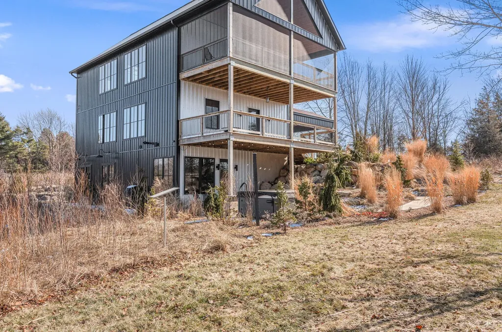 6364 126th Avenue Saugatuck Township MI 49408