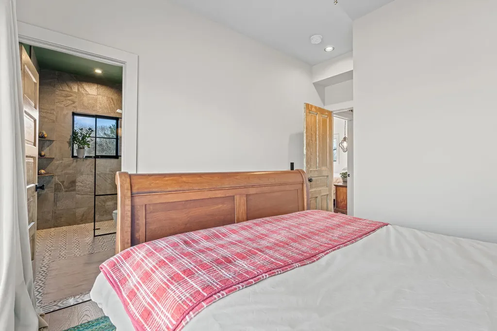 6364 126th Avenue Saugatuck Township MI 49408