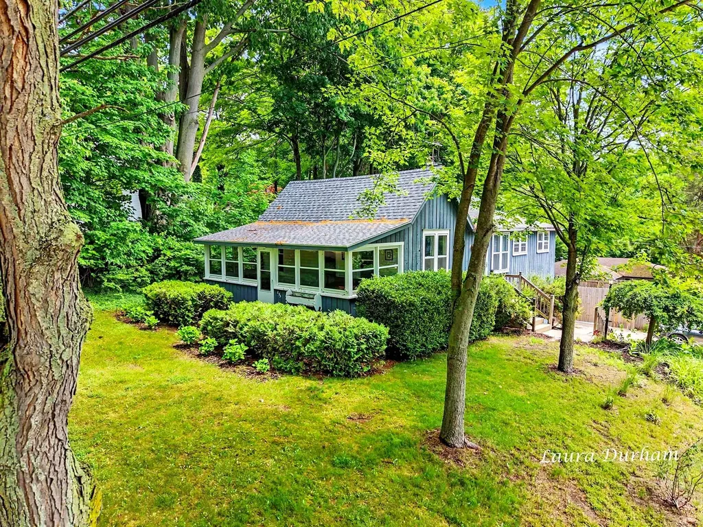 895 Holland Street Saugatuck City MI 49453