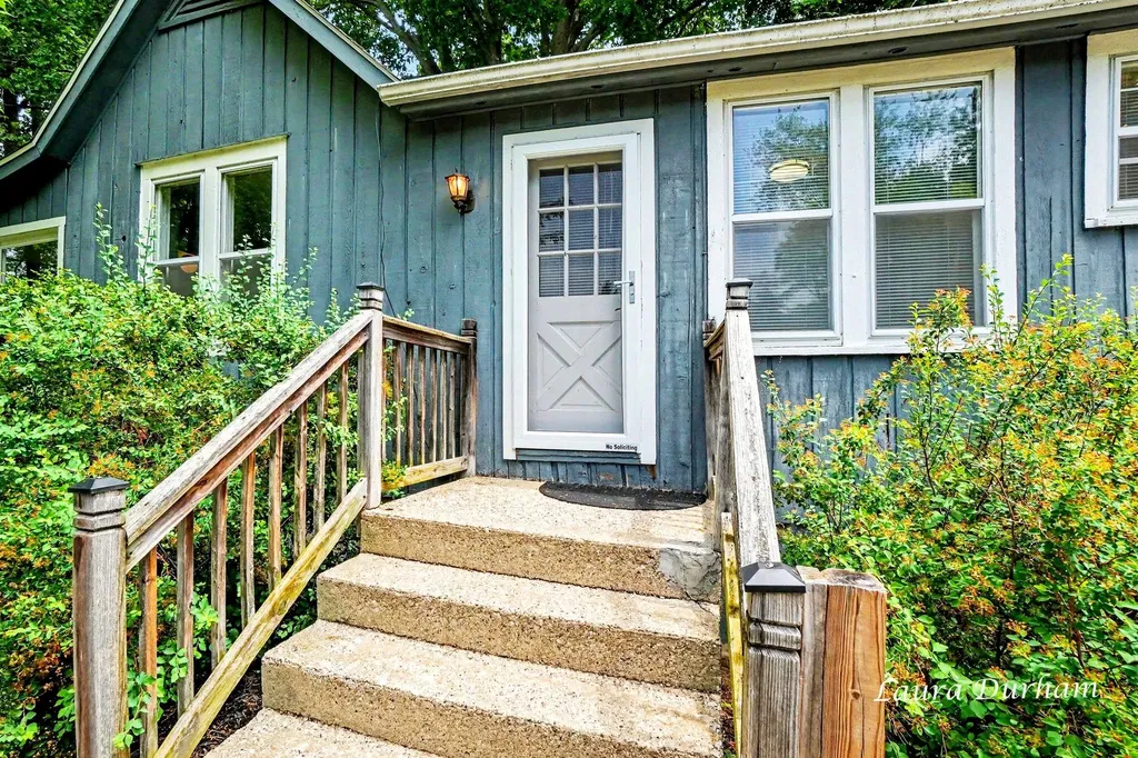 895 Holland Street Saugatuck City MI 49453