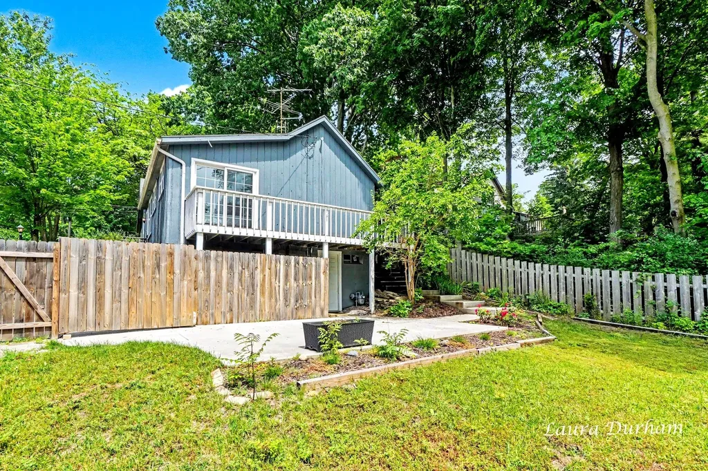 895 Holland Street Saugatuck City MI 49453