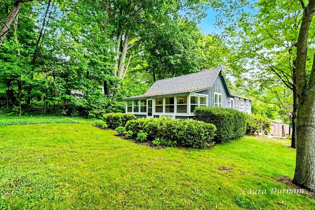 895 Holland Street Saugatuck City MI 49453