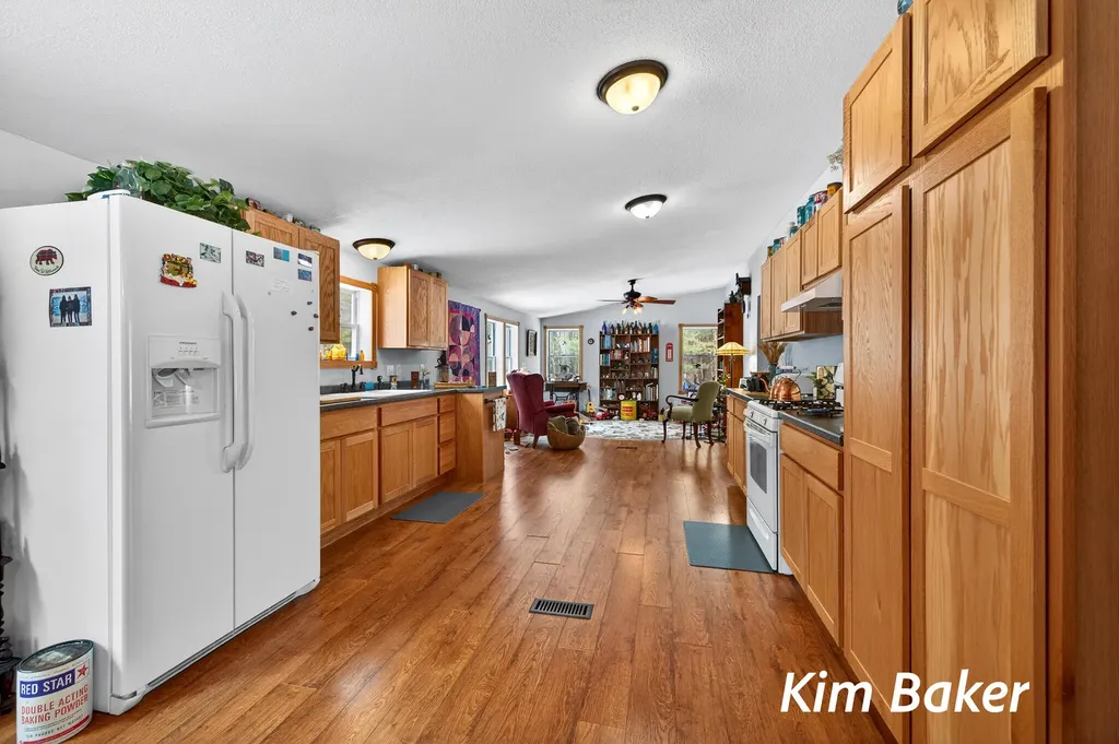 3987 Us-31 Victory Township MI 49454