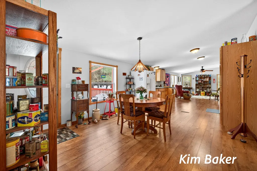 3987 Us-31 Victory Township MI 49454
