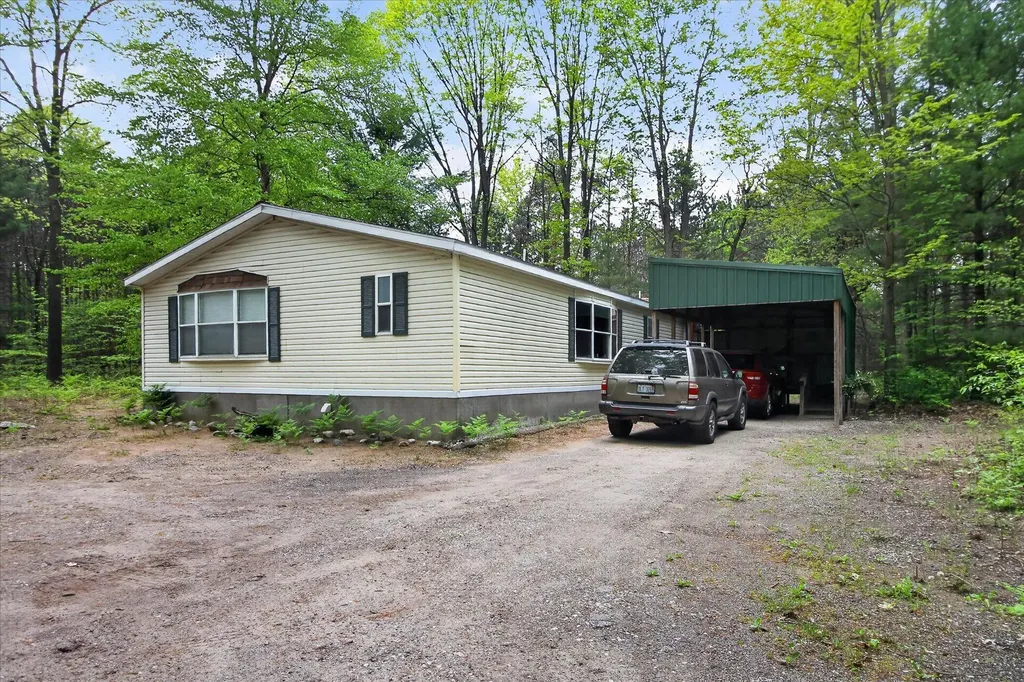 3987 Us-31 Victory Township MI 49454