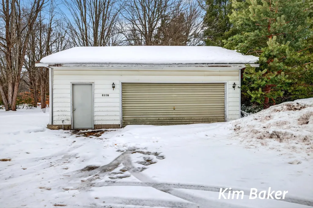 3987 Us-31 Victory Township MI 49454