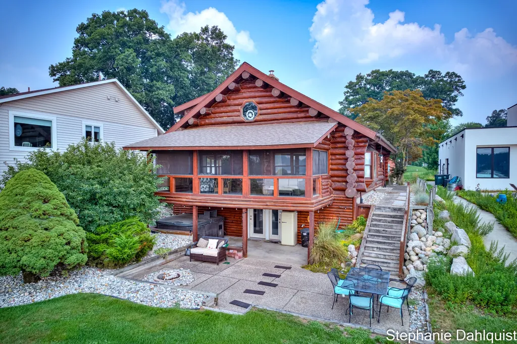 1601 Westwind Court Laketon Township MI 49445
