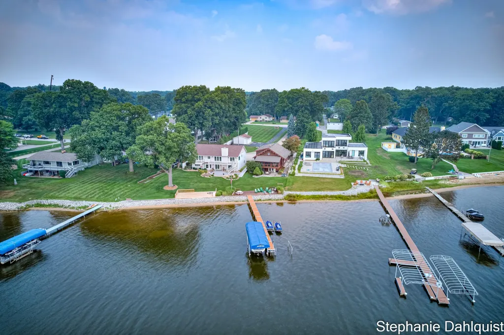 1601 Westwind Court Laketon Township MI 49445