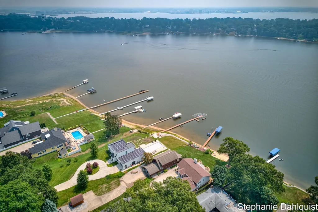 1601 Westwind Court Laketon Township MI 49445