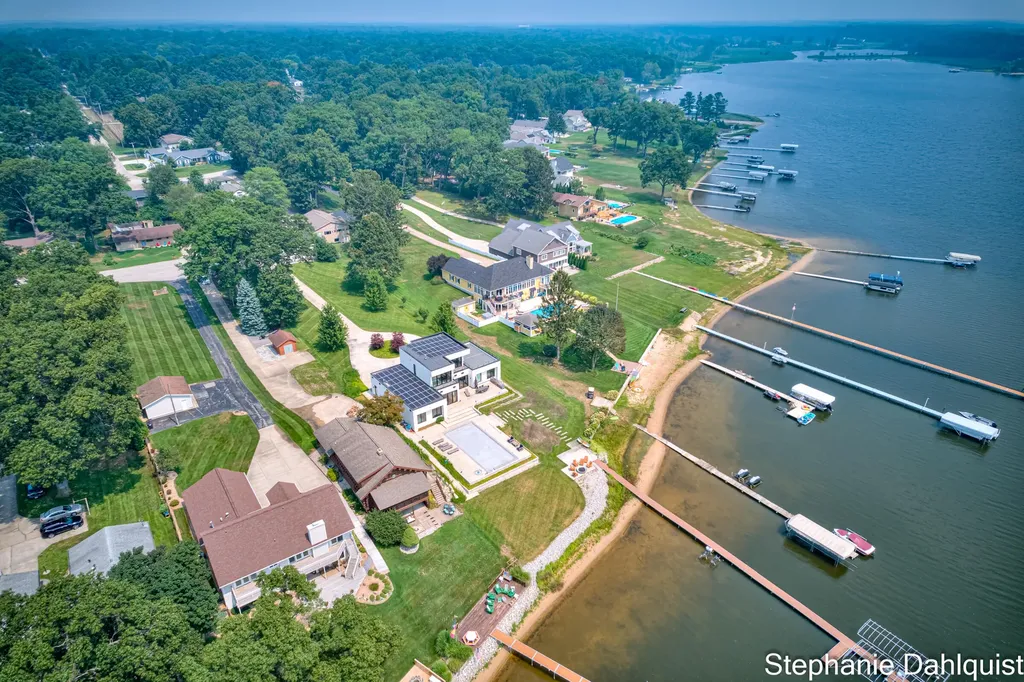 1601 Westwind Court Laketon Township MI 49445