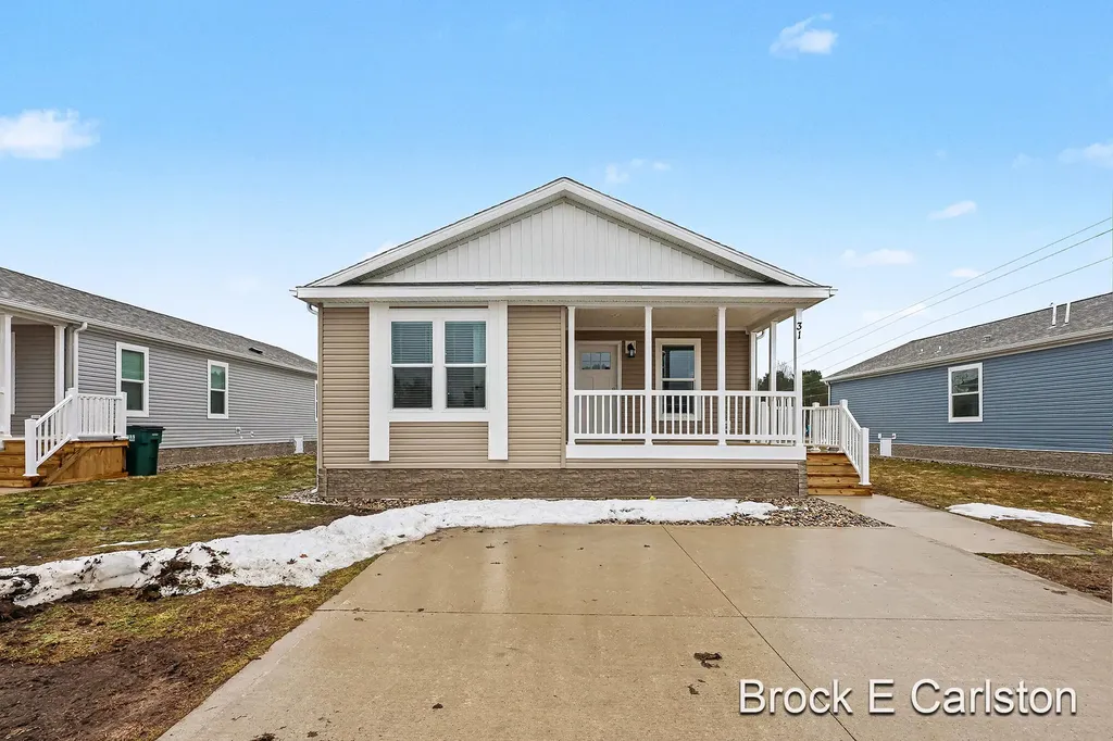 1283 E Ellis Road Norton Shores City MI 49441