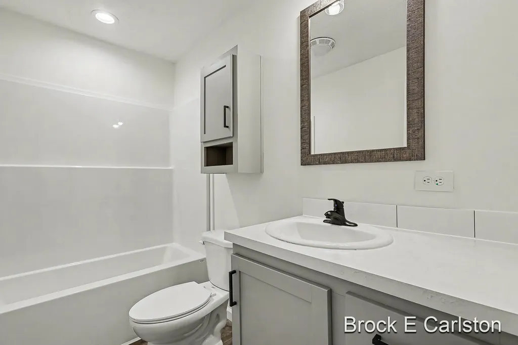 1283 E Ellis Road Norton Shores City MI 49441