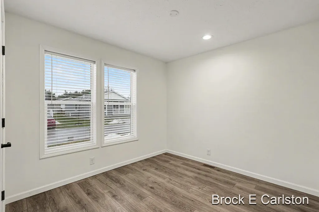 1283 E Ellis Road Norton Shores City MI 49441