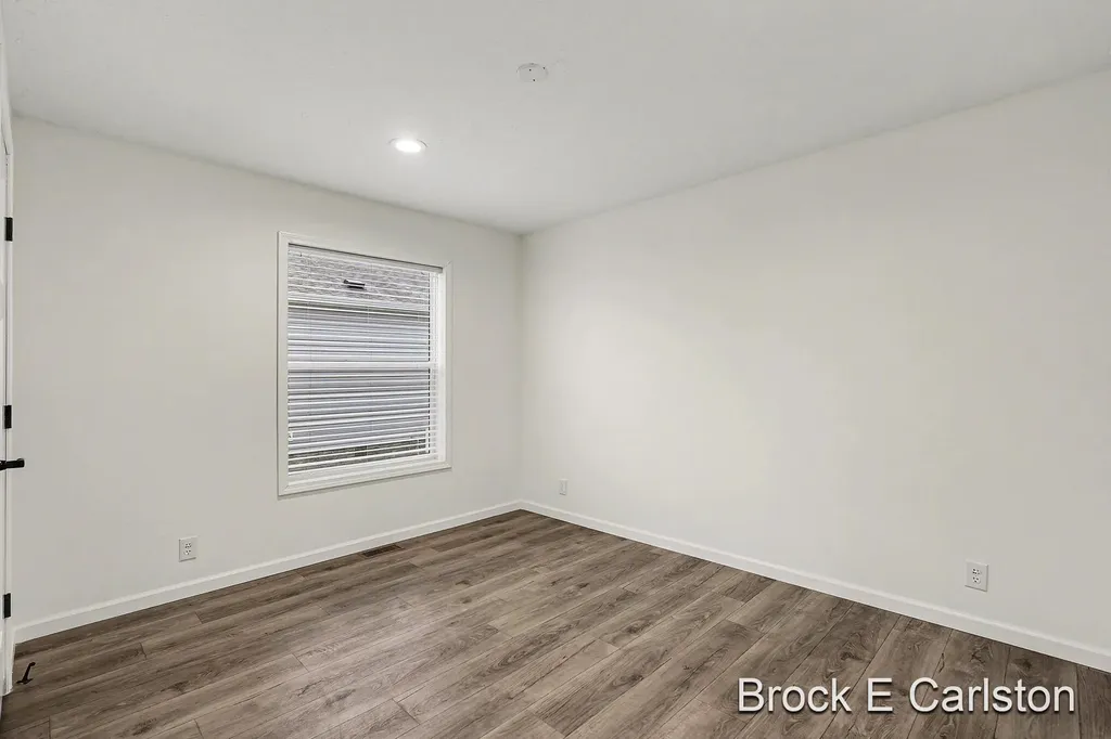1283 E Ellis Road Norton Shores City MI 49441