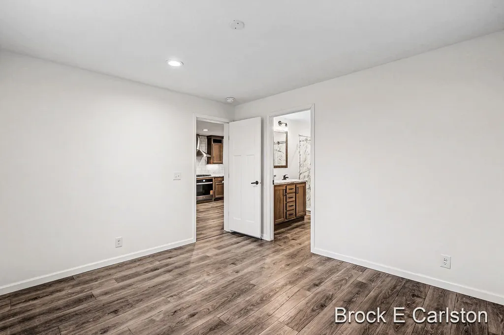 1283 E Ellis Road Norton Shores City MI 49441