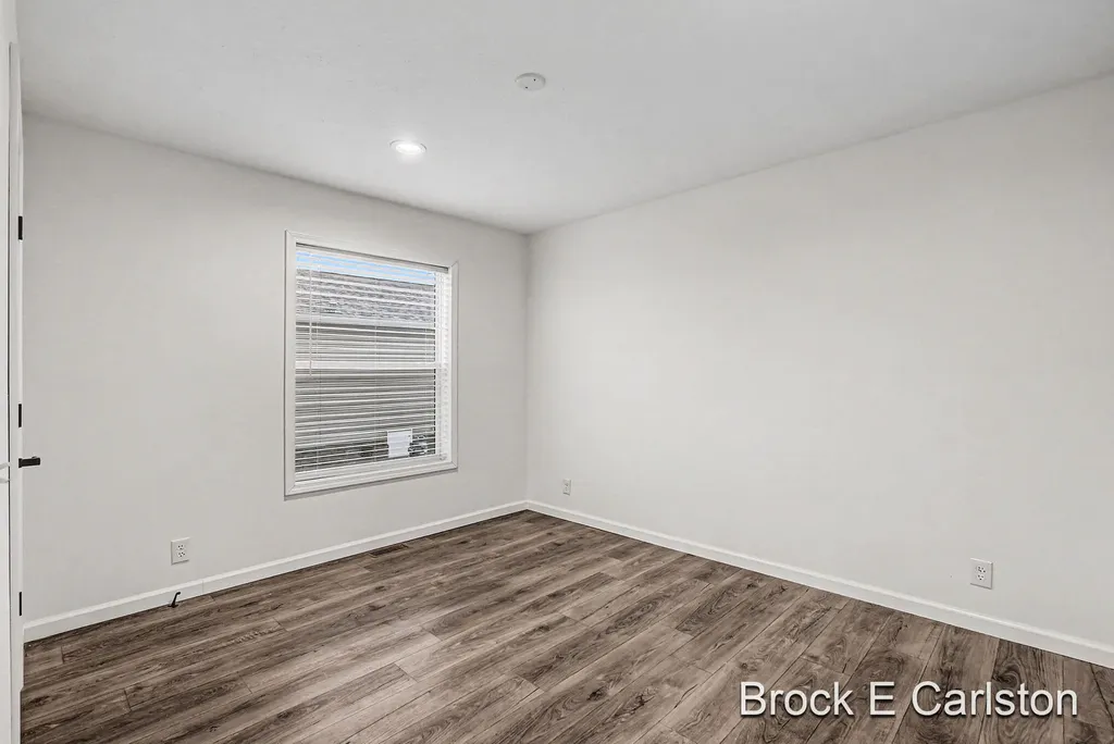 1283 E Ellis Road Norton Shores City MI 49441