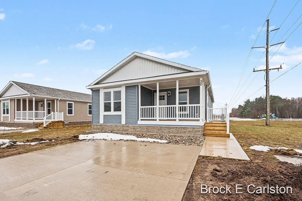 1283 E Ellis Road Norton Shores City MI 49441