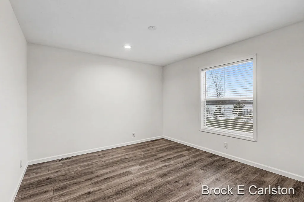 1283 E Ellis Road Norton Shores City MI 49441