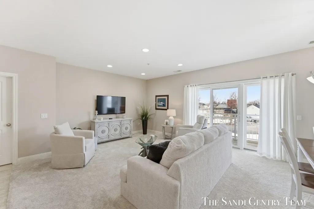 917 W Savidge Street Spring Lake Village MI 49456