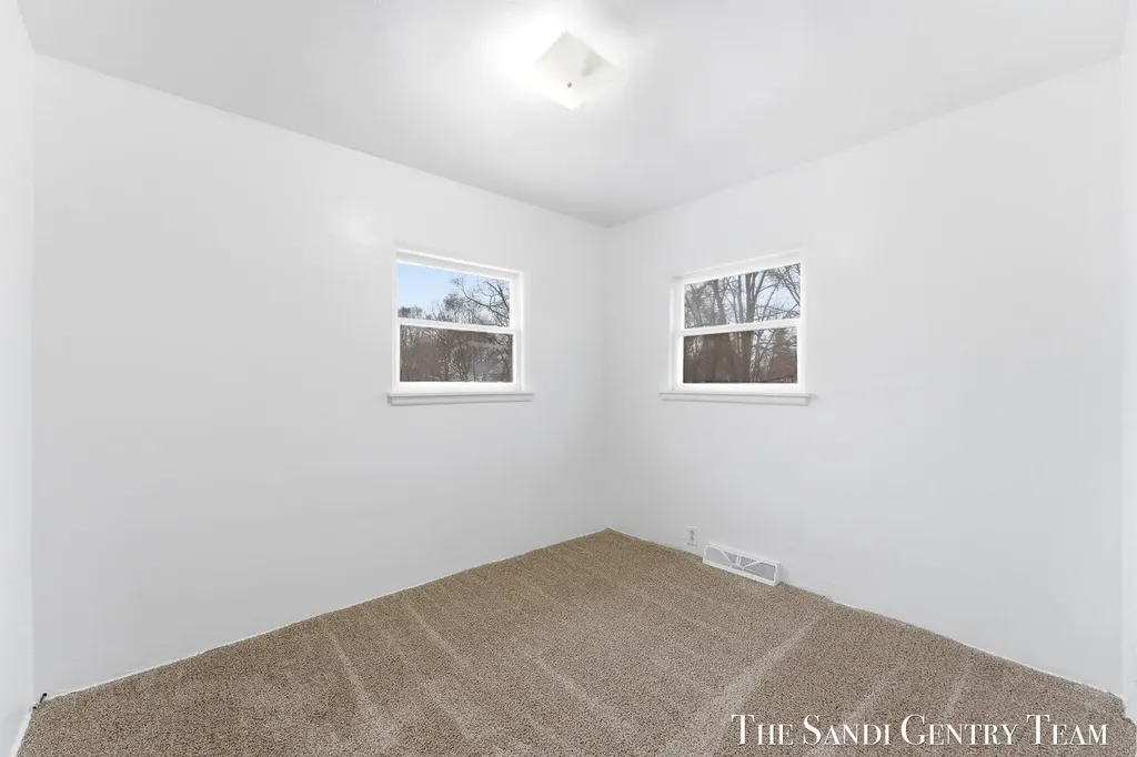 810 W Southern Avenue Muskegon City MI 49441