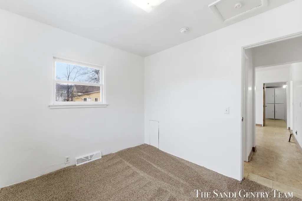 810 W Southern Avenue Muskegon City MI 49441