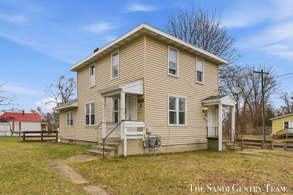 810 W Southern Avenue Muskegon City MI 49441