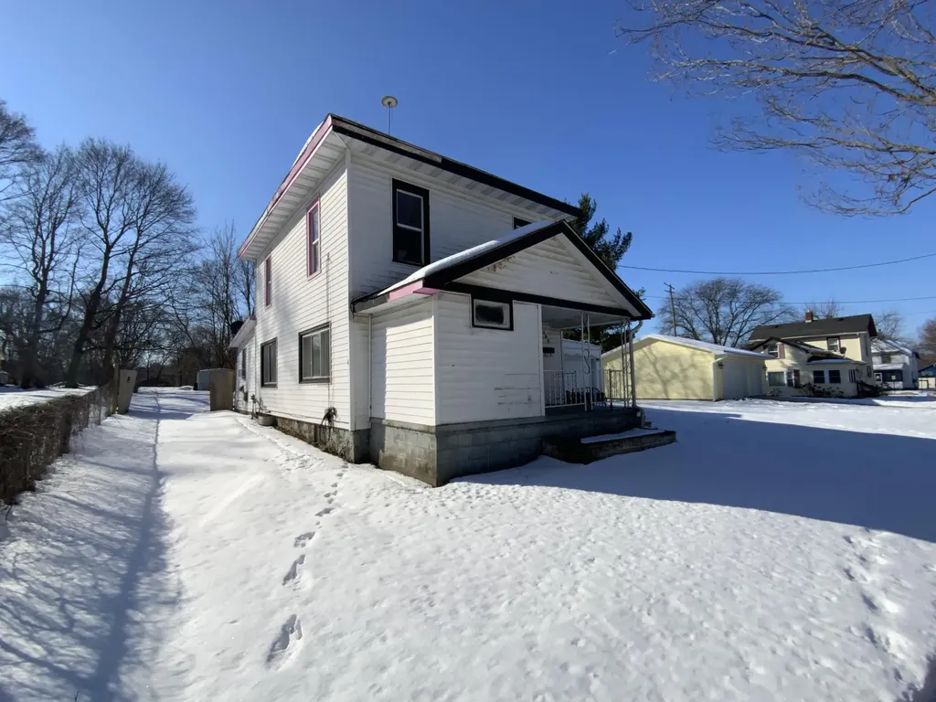 609 W Center Street Albion City MI 49224