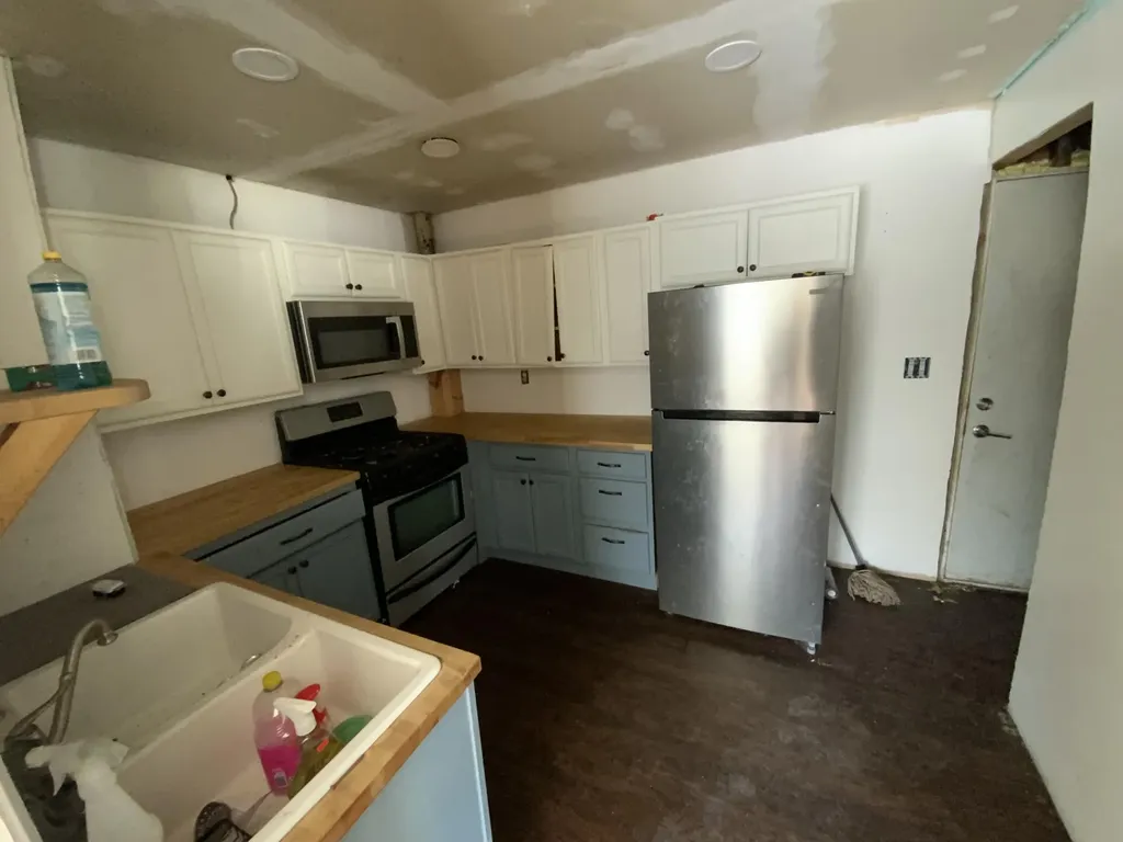 609 W Center Street Albion City MI 49224