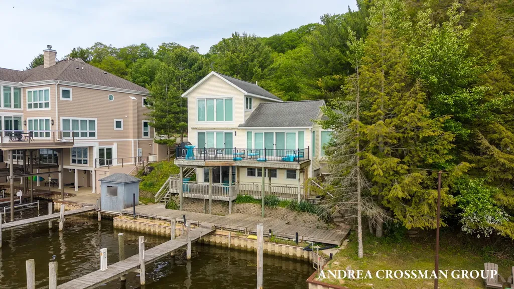 1005 Park Street Saugatuck City MI 49453