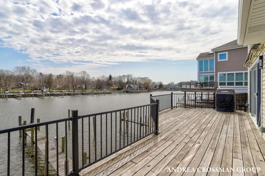 1005 Park Street Saugatuck City MI 49453