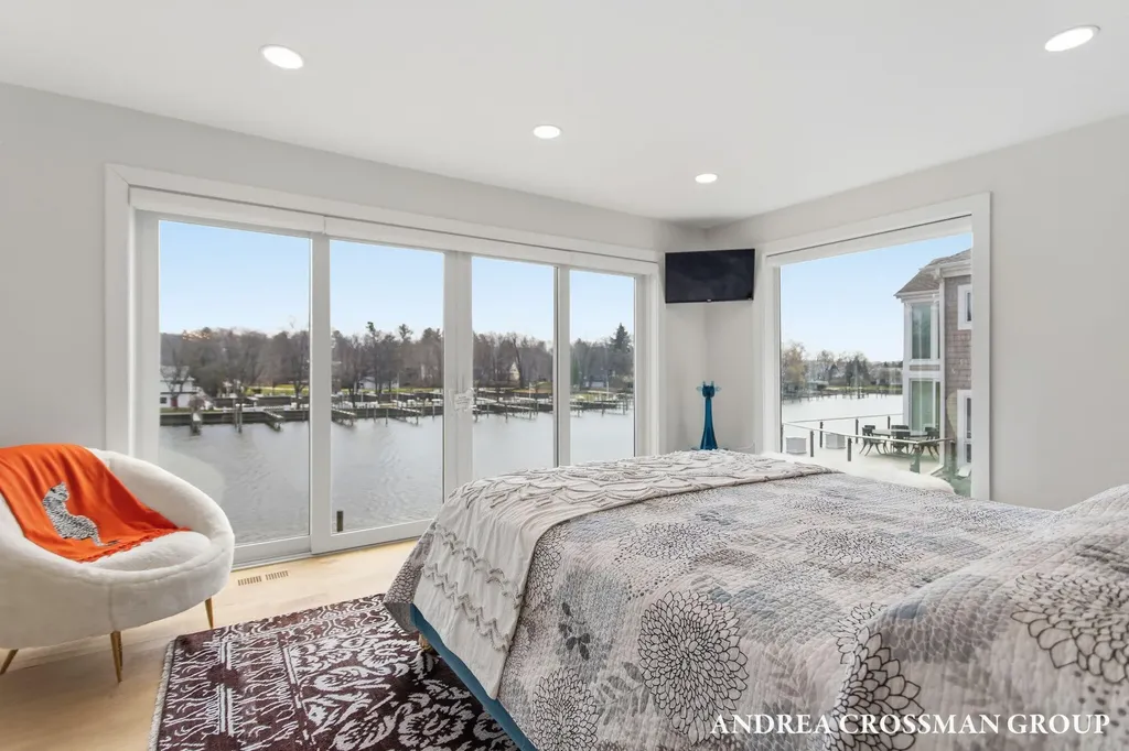 1005 Park Street Saugatuck City MI 49453