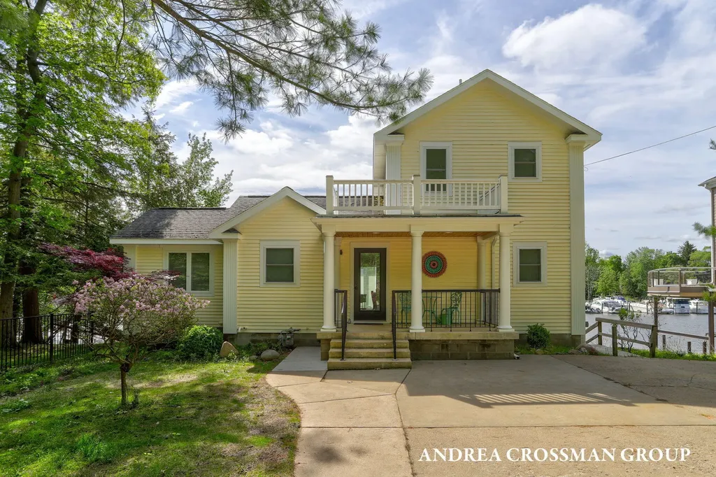 1005 Park Street Saugatuck City MI 49453