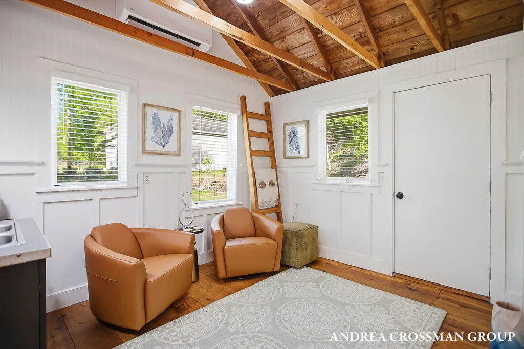 1005 Park Street Saugatuck City MI 49453