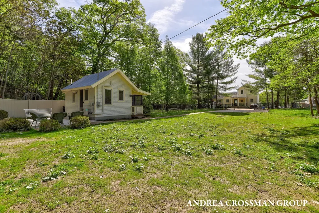 1005 Park Street Saugatuck City MI 49453
