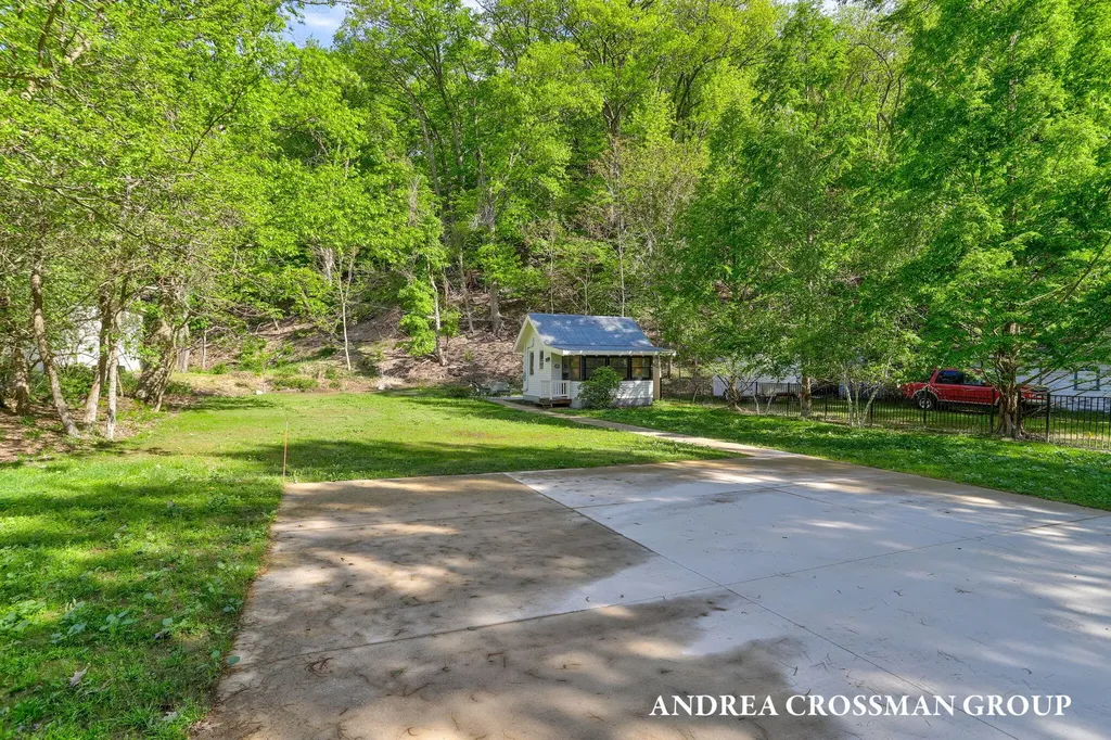 1005 Park Street Saugatuck City MI 49453