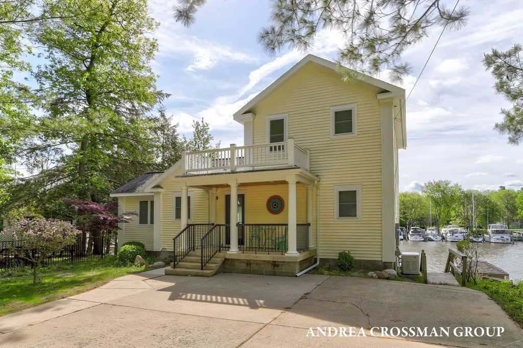 1005 Park Street Saugatuck City MI 49453