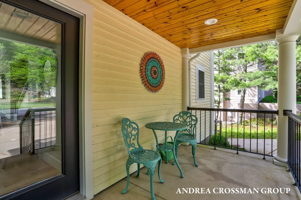 1005 Park Street Saugatuck City MI 49453