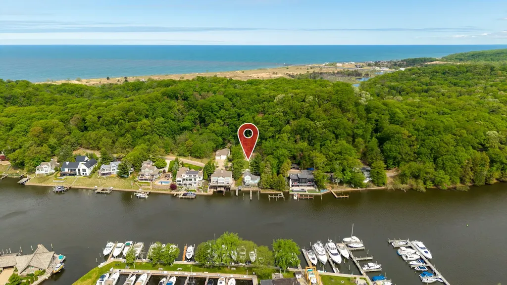 1005 Park Street Saugatuck City MI 49453