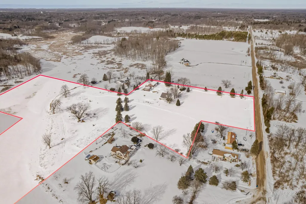 15425 132nd Avenue Crockery Township MI 49448