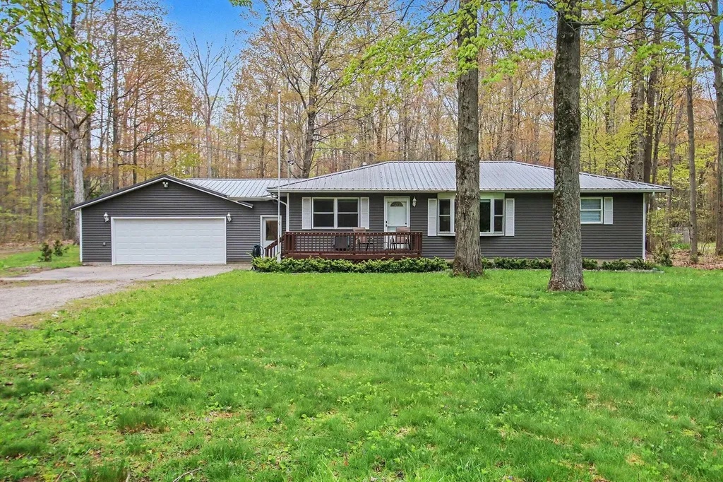 18412 148th Avenue Spring Lake Township MI 49456