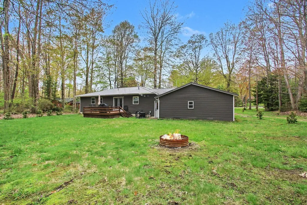 18412 148th Avenue Spring Lake Township MI 49456