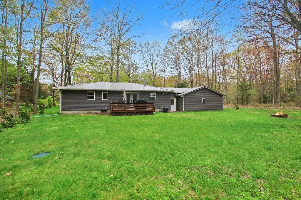 18412 148th Avenue Spring Lake Township MI 49456