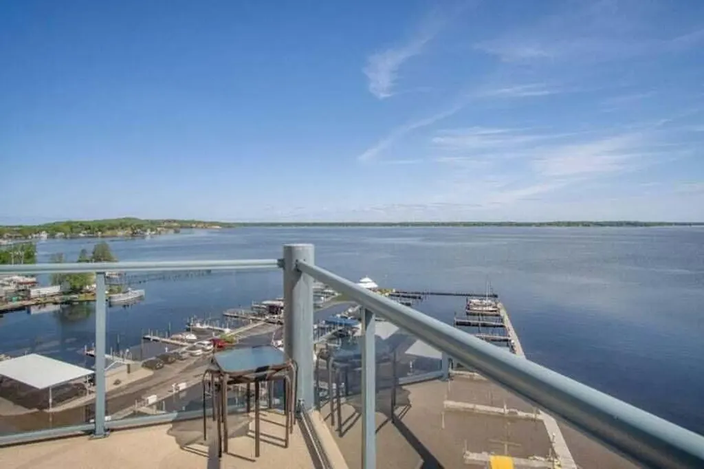 2964 Lakeshore Drive Muskegon City MI 49441