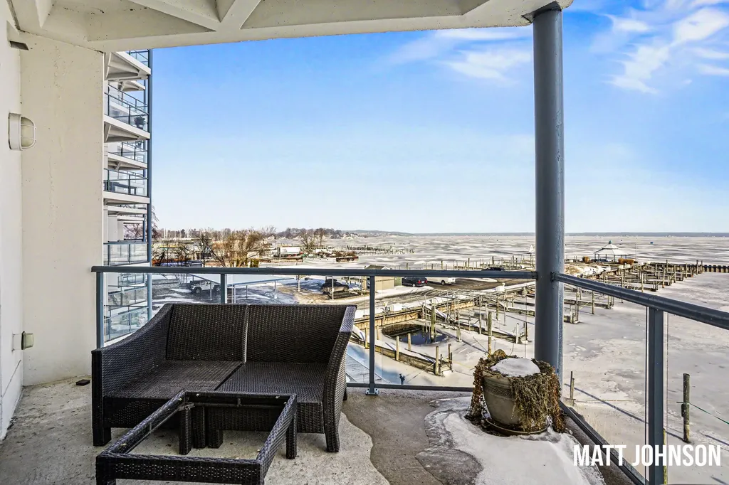 2964 Lakeshore Drive Muskegon City MI 49441