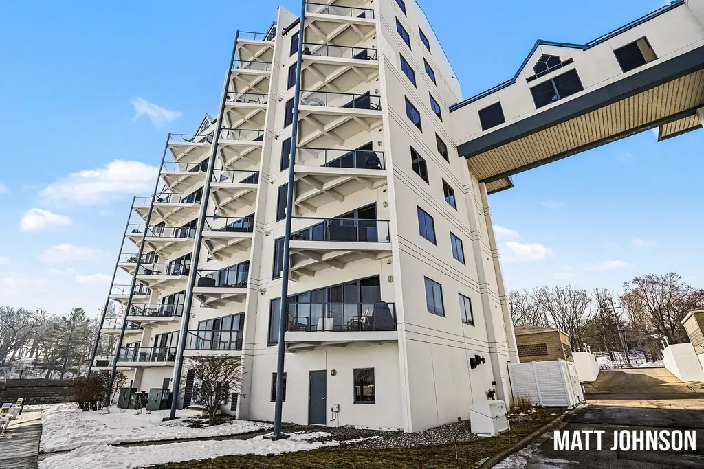 2964 Lakeshore Drive Muskegon City MI 49441