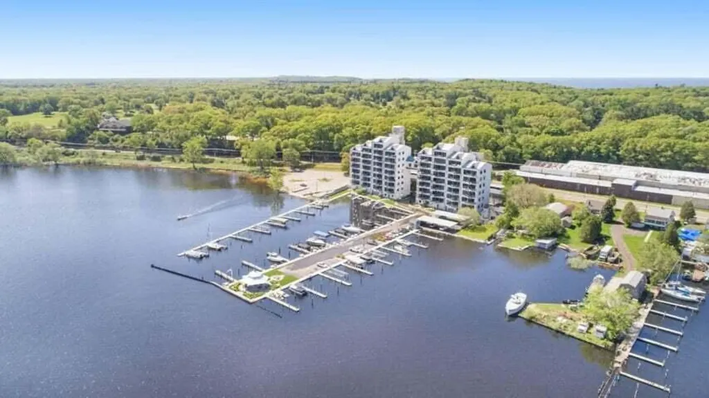 2964 Lakeshore Drive Muskegon City MI 49441