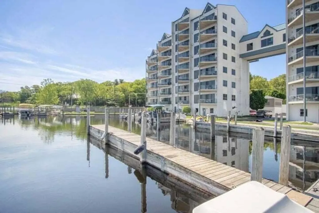 2964 Lakeshore Drive Muskegon City MI 49441
